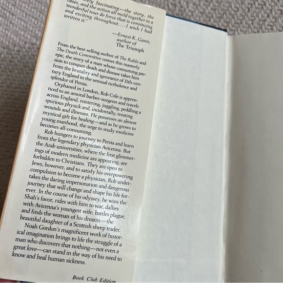 The Physician A Novel by Noah Gordon - Picture 5 of 6